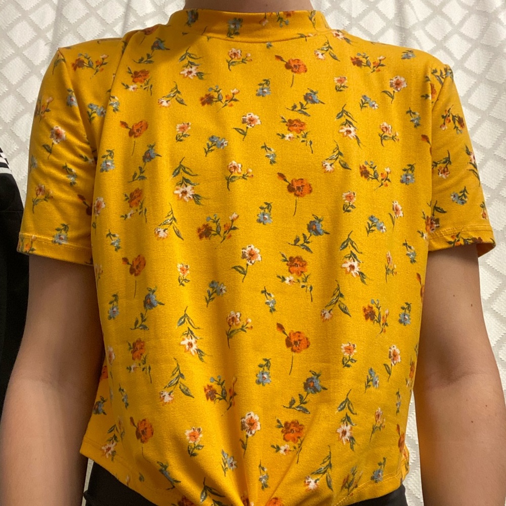 iris cropped top